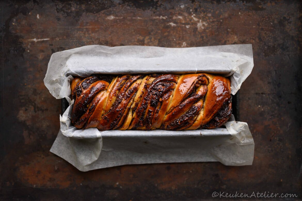 Vegan babka met dadel karamel